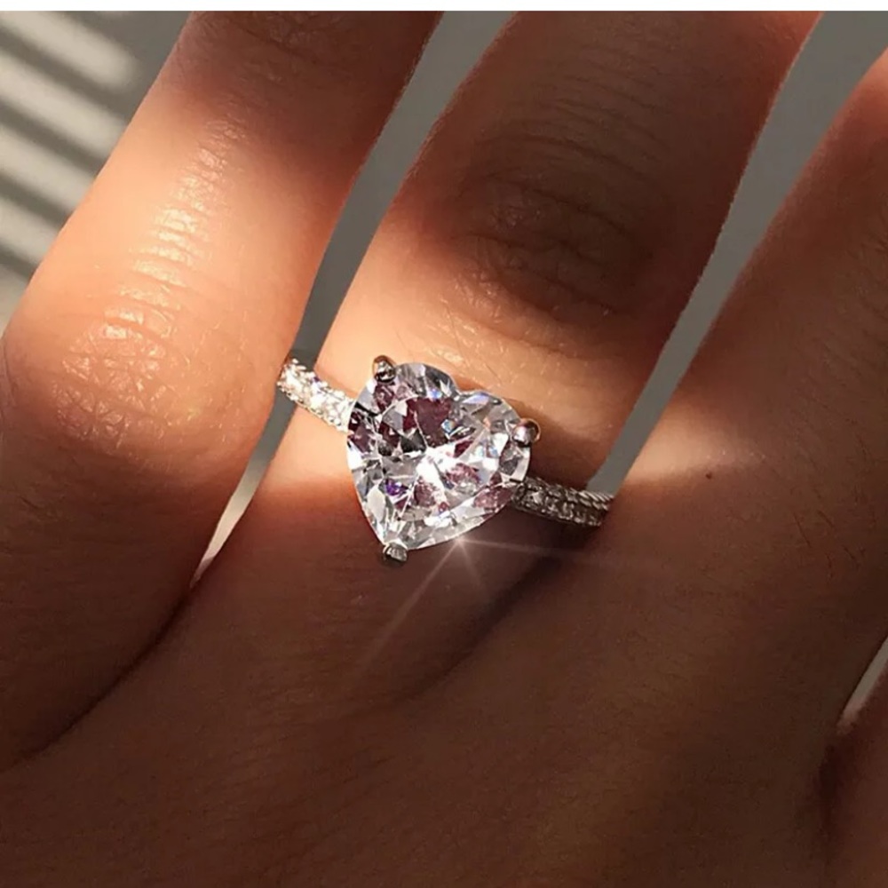 925 Silver Ring Heart Shaped White Sapphire 6ct
